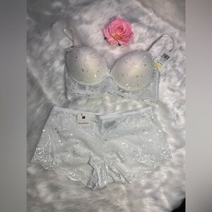 NWT lingerie set, 36C